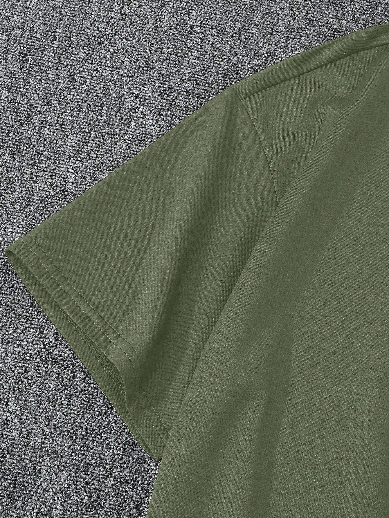 Manfinity Homme Men Casual Slogan Graphic Tee for Summer